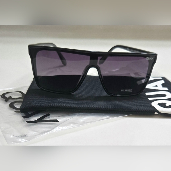 QUAYNightfallBlack Frame / Smoke Polarized Lens main image 10